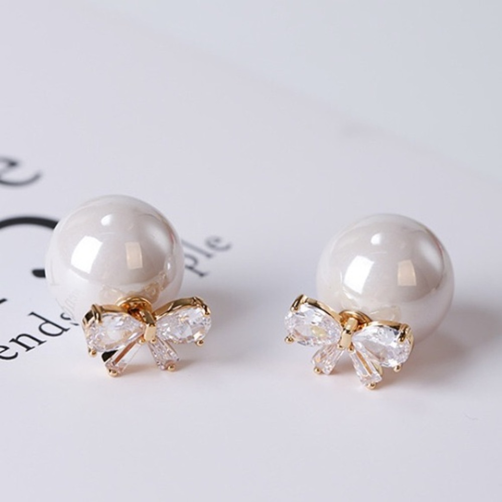 Just In 🆕 JACKY Bow & Pearl Push Back Earrings